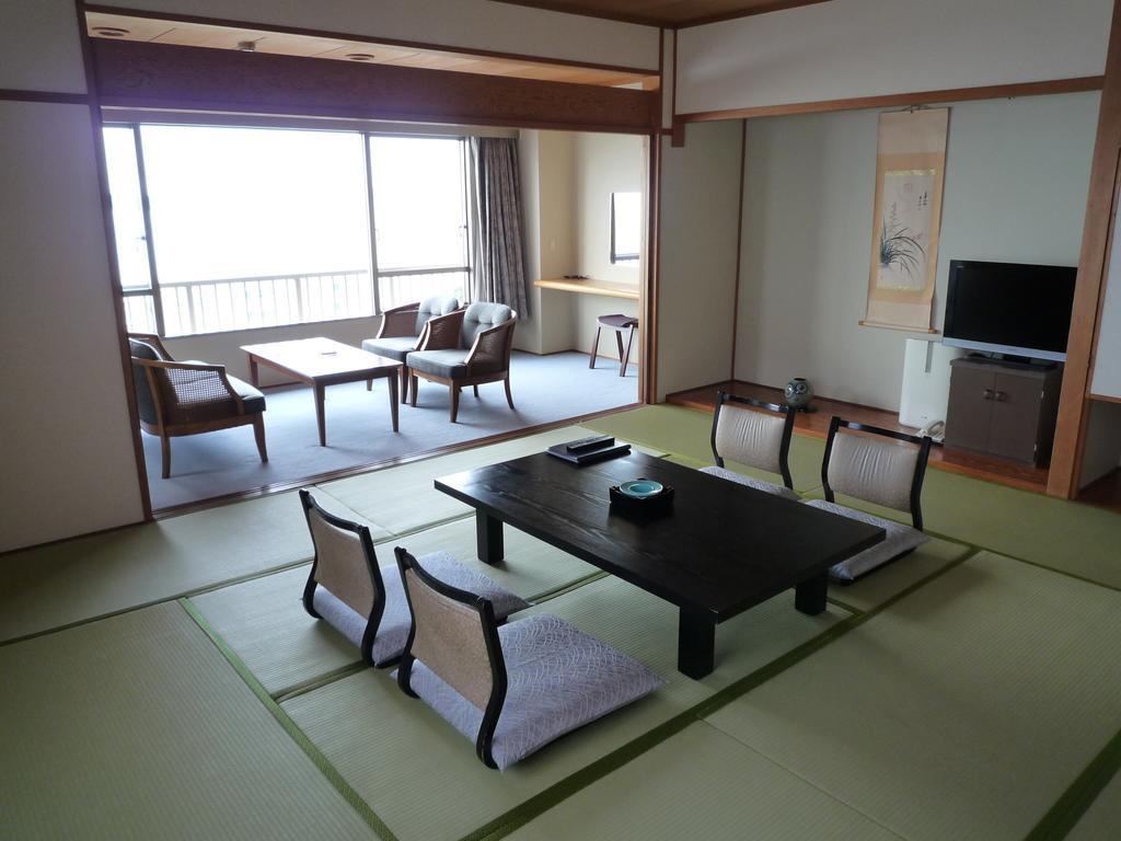 Kaiyoukaku Hotel Gamagori Ruang foto